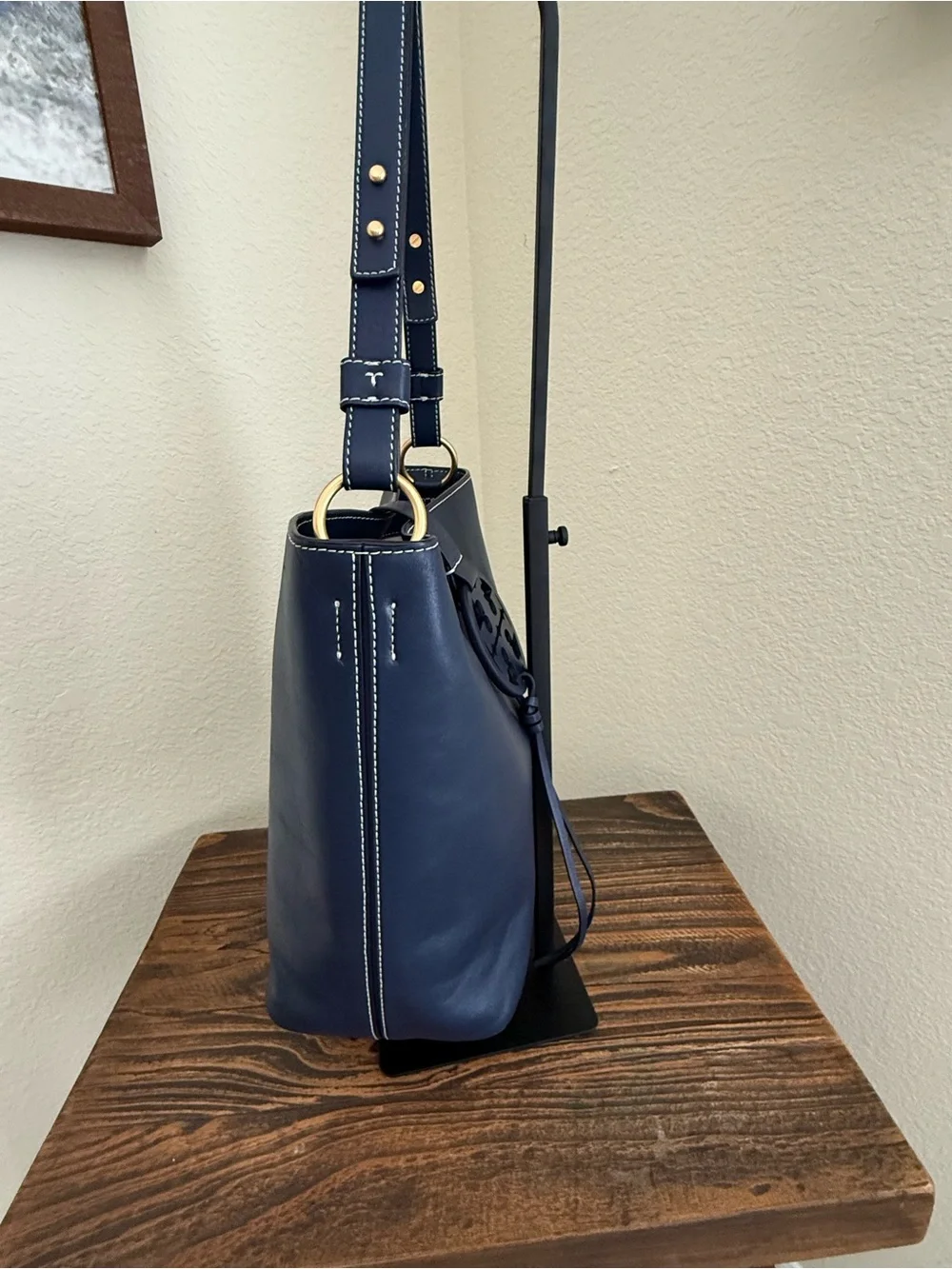 Tory Burch Miller Leather Bucket Tote – Navy Blue